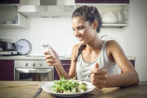 diet on the phone. shutterstock