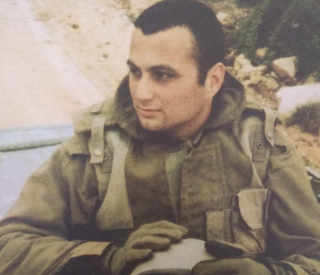 אהוב נעורים שנשאר צעיר לנצח, תמים ויפה אהוב נעורים שנשאר צעיר לנצח, תמים ויפה